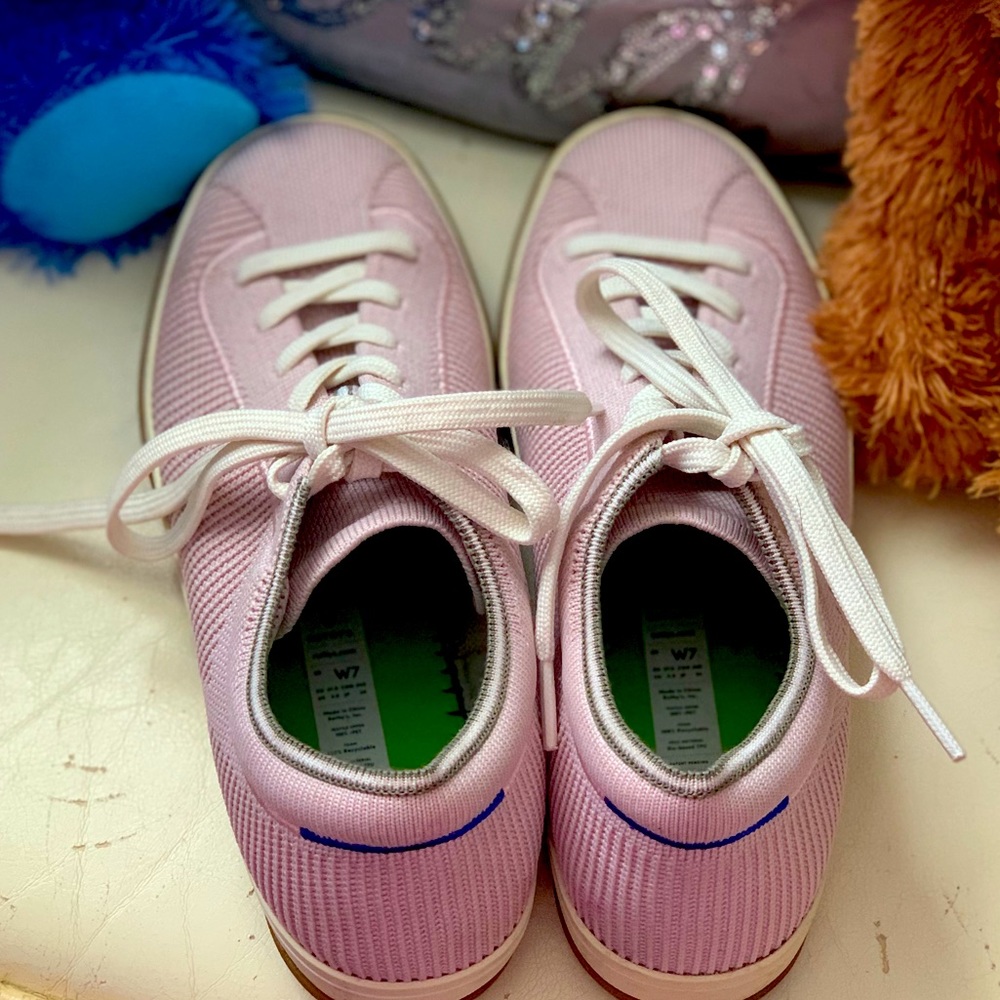 Lilac Lace-Ups. Great Condition!